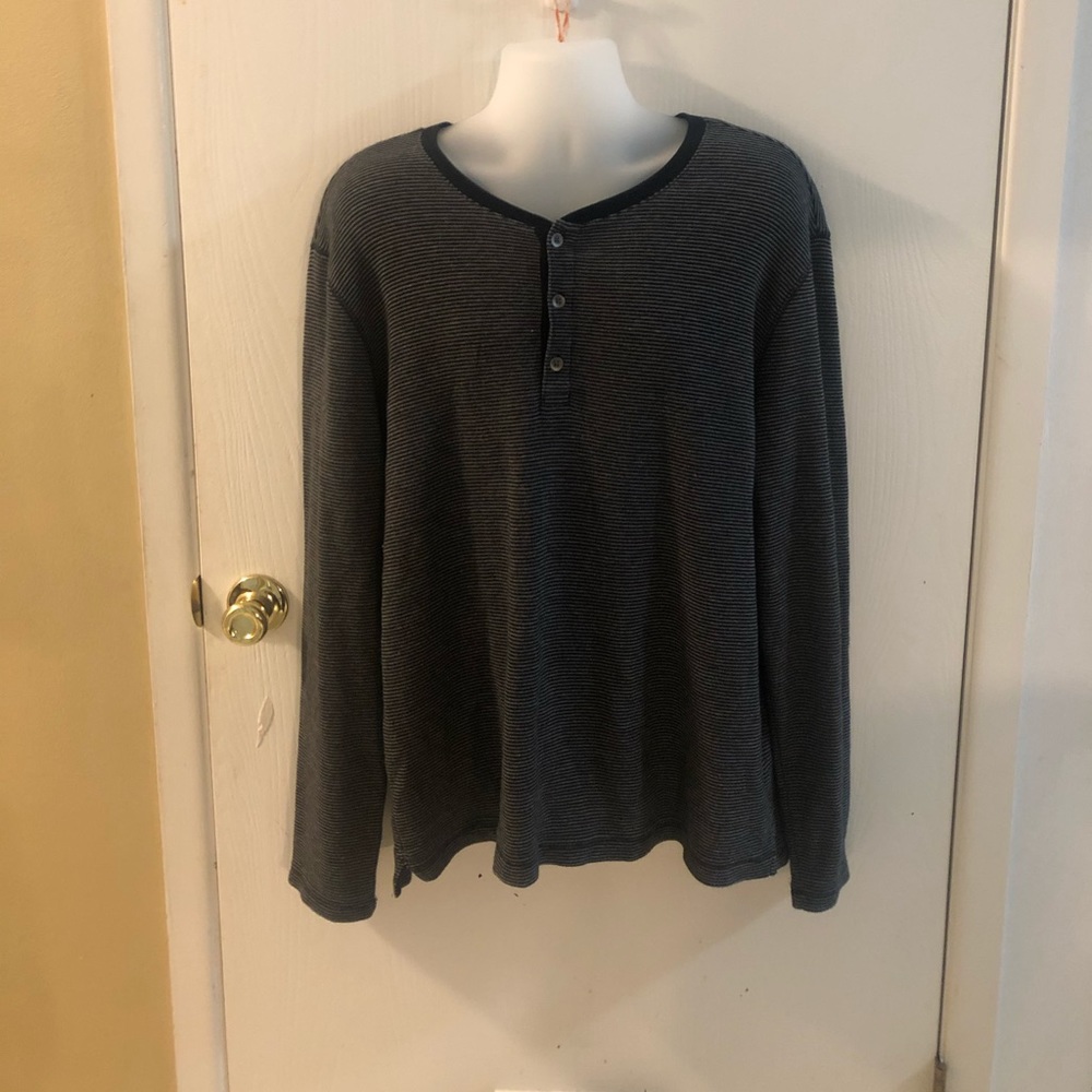 Men’s xl Banana Republic button neck long sleeve T